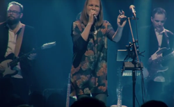 "Mikromusic w kwietniu" - tak zatytułowana jest koncertówka grupy. Zobacz TELEDYSK