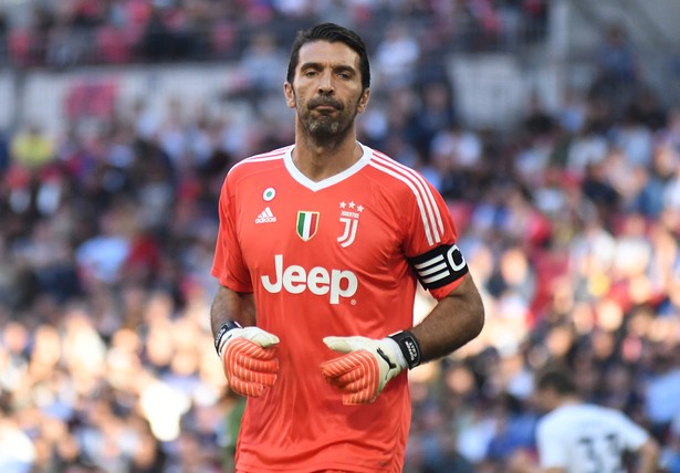 Gianluigi Buffon zawieszony na trzy mecze w europejskich pucharach. To kara za niewłaściwe zachowanie wobec sędziego