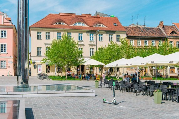 Plac Kolegiacki w Poznaniu po remoncie [ZDJĘCIA]