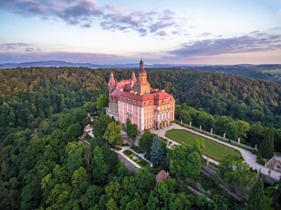 Zamek Książ na weekend. Tarasy pełne kwiatów i bajeczna architektura