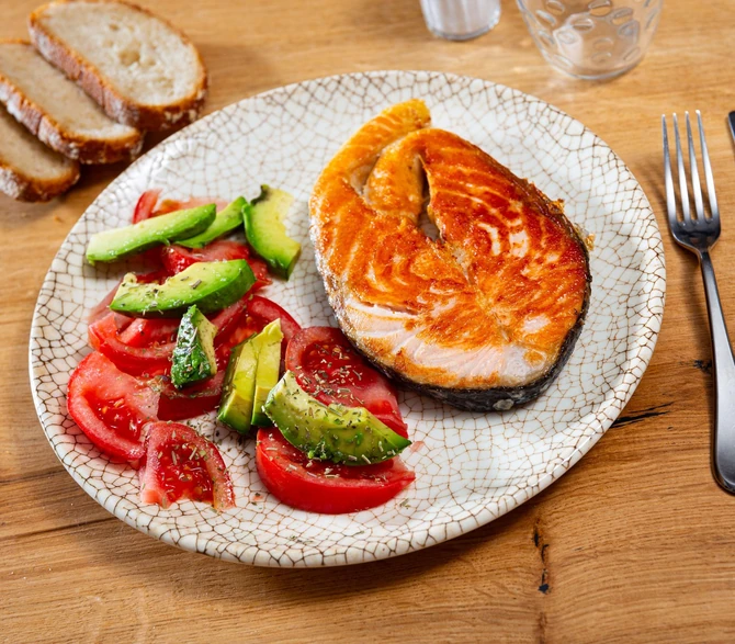Losos je bogat omega -3 masnim kiselinama