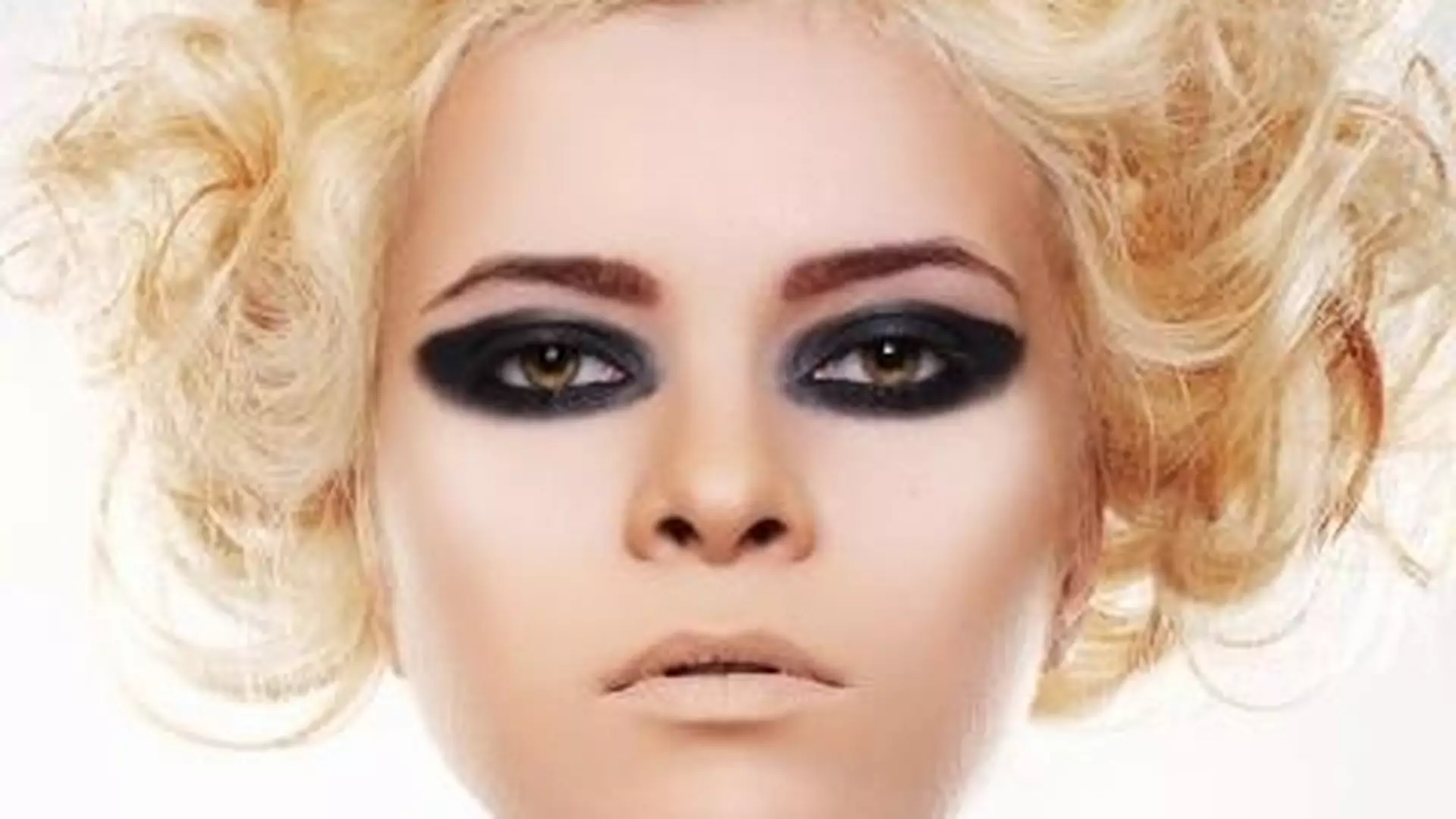 Pora mroku: makijaż gotycki w wersji glamour