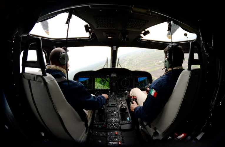 Ekonomiści UMCS w Lublinie wyliczyli że, wybór AW149 mógł wygenerować nawet 5,9 tys. miejsc pracy na Lubelszczyźnie, a dzienne korzyści ekonomiczne na lubelski produkt brutto mogły być liczone w przedziale od 500 tys. do nawet 1,5 mln PLN dziennie. Łączna wartość wszystkich zobowiązań offsetowych w związku z przetargiem wyniosła około 4 mld EUR.<br> Na zdjęciu prezes PZL-Świdnik Krzysztof Krystowski. 
<br><br>
fot. (zuz/mr) PAP/Bartłomiej Zborowski