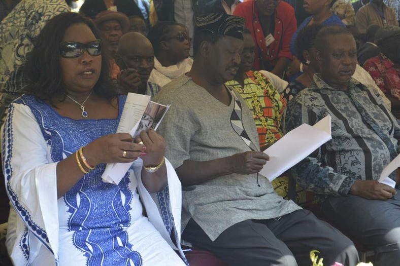 Mama Ida Odinga with Raila Odinga during the 2016 commemoration of Fidel Odinga and Oginga Odinga's deaths. (Twitter) 