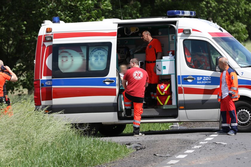 Wjechał w autokar z dziećmi