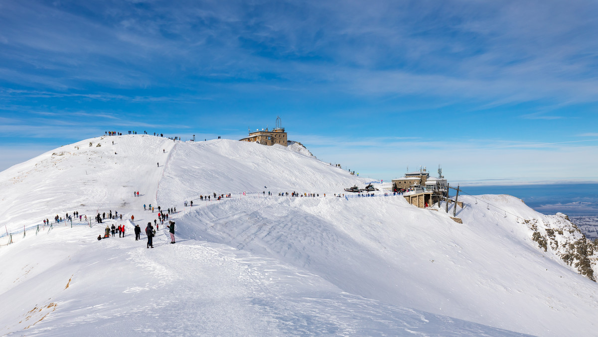 Tatry. Na nartach można jeszcze jeździć na Kasprowym Wierchu. "Zapraszamy"