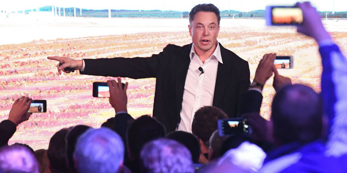 Elon Musk to przykład imigranta, którego firma odniosła sukces nie tylko w USA, ale i na świecie