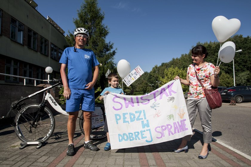 Paweł Szpryngiel zbiera pieniądze dla Fundacji Otwarte Ramiona"