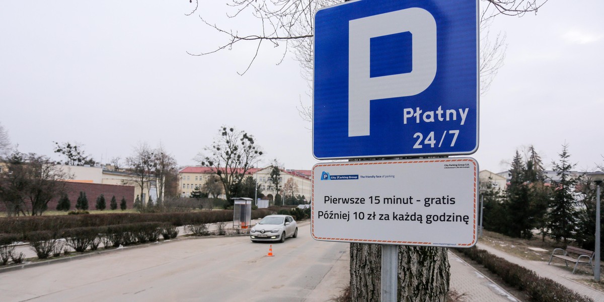 10 zł za godzinę parkowania