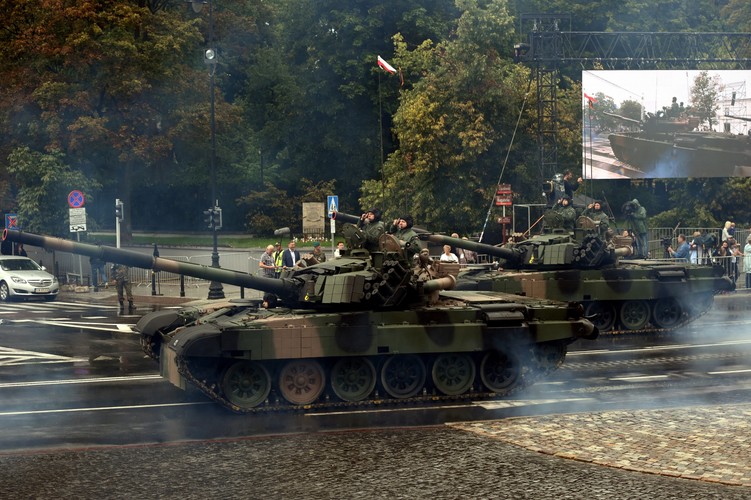 DEFILADA Z OKAZJI ŚWIĘTA WOJSKA POLSKIEGO