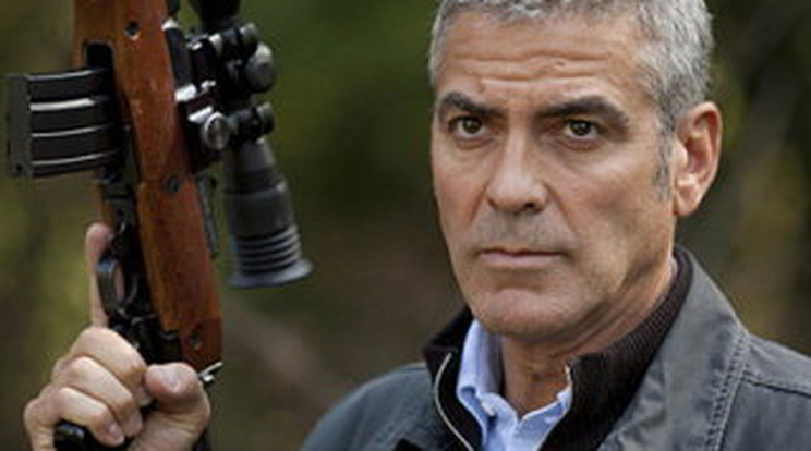 George Clooney mellélőtt?