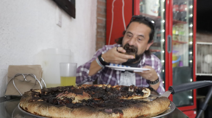 Ez itt a "vulkáni pizza" amelyet a mexikói Popocatepetl vulkán ihletett / Fotó: Northfoto