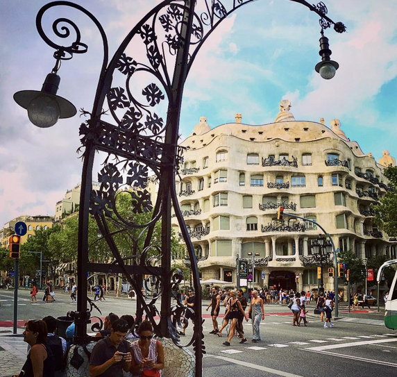 Hiszpania - Barcelona: architektura  Antonio Gaudiego 