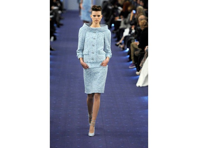 Kasia Struss na pokazie Chanel w ramach tygodnia mody haute couture w Paryżu