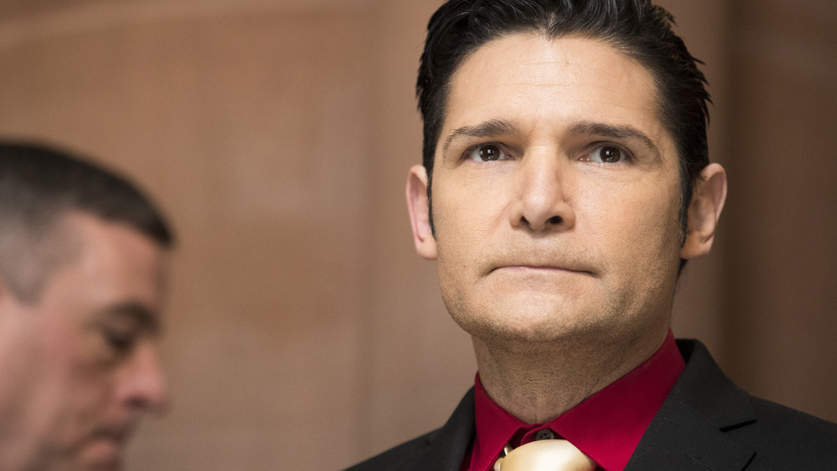 Corey Feldman twierdzi, że został zaatakowany i dźgnięty nożem we wtorkowy wieczór. O zajściu poinformował w mediach społecznościowych. Na Twitterze umieścił dwa zdjęcia ze szpitala. Policja zaprzecza jednak, jakoby został zaatakowany nożem.