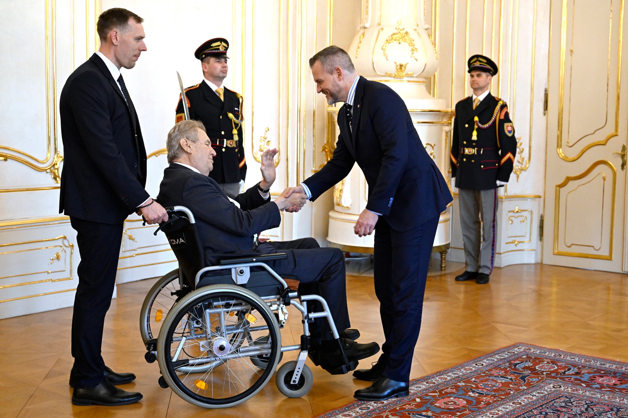Prezident Pellegrini prijal bývalého prezidenta Českej republiky Miloša Zemana.