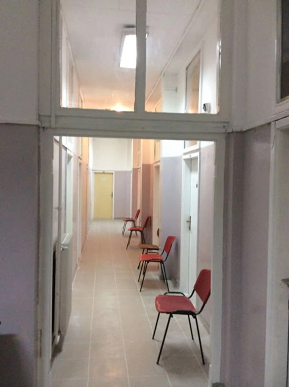 Osveženi zidovi hodnika nakon radne akcije