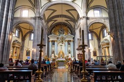 Polacy zapłacą na Kościół ze swoich pensji? Trwają prace w Senacie RP