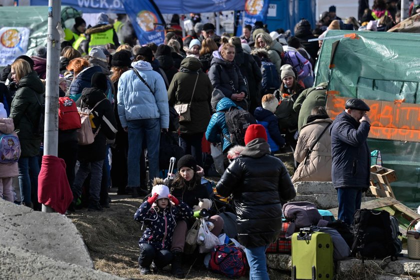 2400 zł za pomoc uchodźcom. 