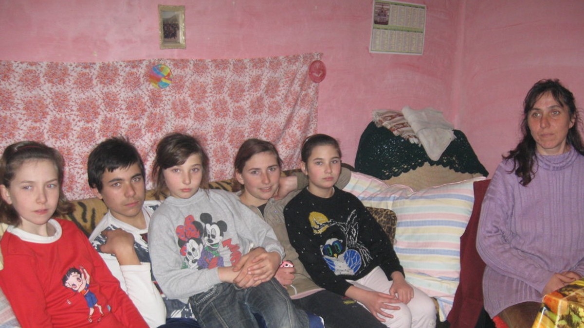 317660_petrovski-deca-i-majkaap