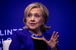 Trump kontra NATO? Hillary Clinton bije na alarm