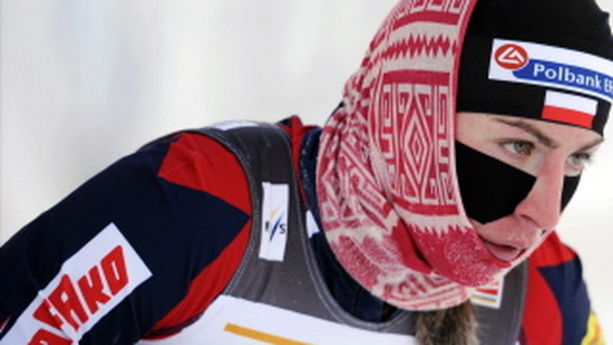 - Tydzień temu Justysia straciła w biegu na 10 kilometrów "łyżwą" do Marit Bjoergen 76 sekund, a dzisiaj wygrała z nią o sekundę. To nas bardzo cieszy, bo to oznacza, że Justyna czyni postępy ze startu na start. Forma zatem rośnie i mam nadzieję, że z każdym kolejnym biegiem, będzie jeszcze lepiej - przyznał Aleksander Wierietielny, trener Justyny Kowalczyk, po zawodach Pucharu Świata w biegach narciarskich w fińskim Kuusamo.
