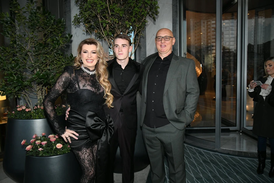 Viki Miljković slavi 18 rođendan sinu