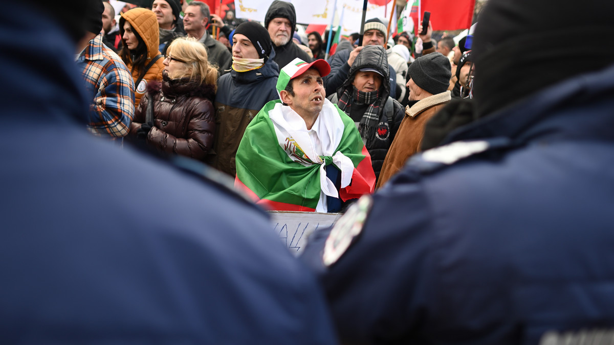 Protestujący przeciwko szczepieniom próbowali szturmować bułgarski parlament