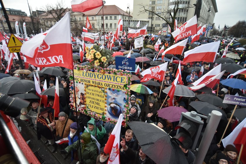 Demonstracja KOD w obronie Trybunału