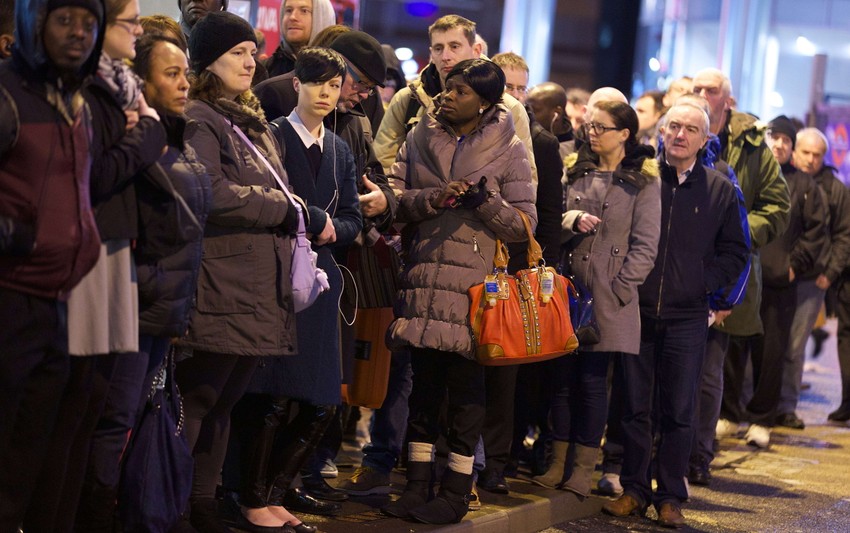 Čekanje na autobus u Londonu zbog dvodnevnog štrajka podzemne železnice