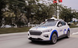 Samochody-roboty już na ulicach. Pierwsza firma dostała pozwolenie na przewóz ludzi