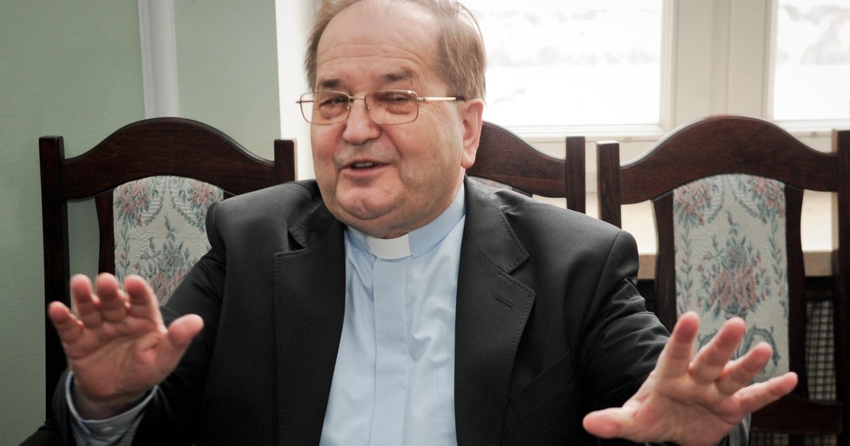 O. Tadeusz Rydzyk pojawił się w prokuraturze w Rzeszowie. "To święty człowiek"