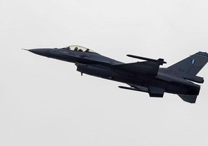 Lovac F-16 Ratnog vazduhoplovstva Grčke na fotografiji iz 2025. | Foto: Athanasios Gioumpasis/Getty Images