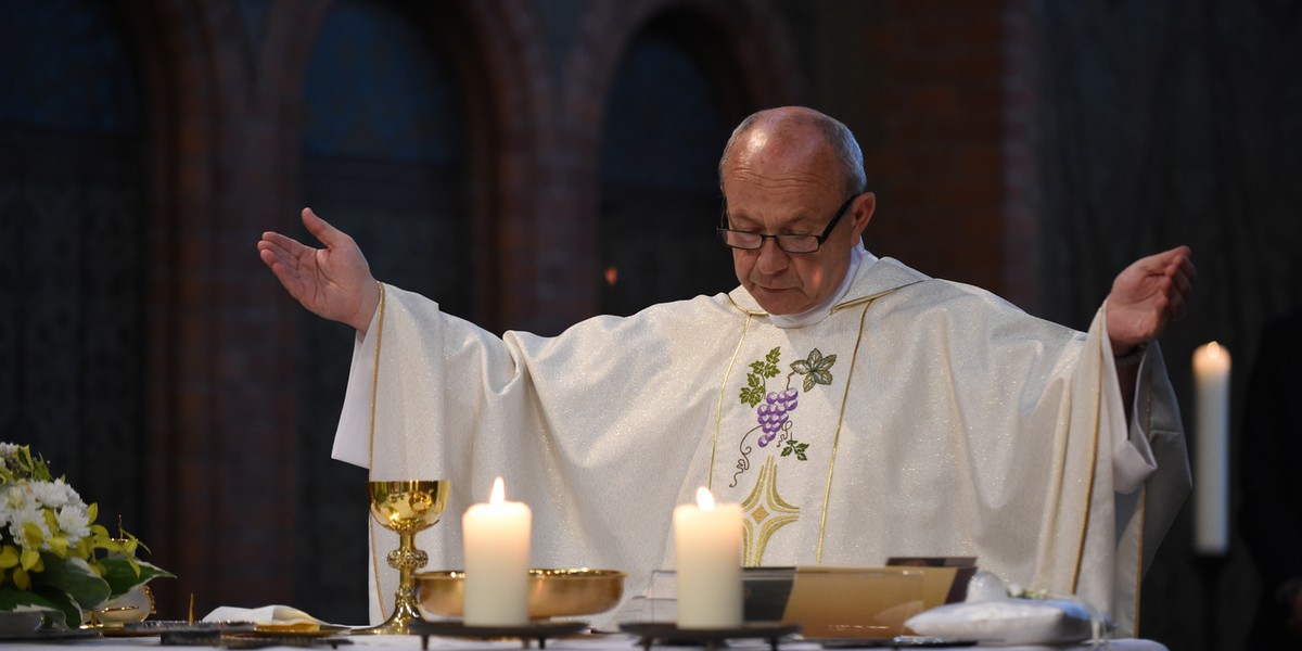 Księża rozliczają podatki ryczałtem, w zależności od wielkości parafii