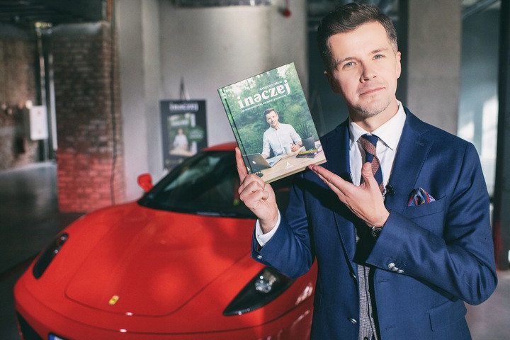 Radek Kotarski: książka "Inaczej" i Ferrari