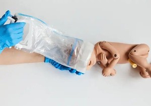 Majke koje koriste OdonAsist kažu da im je pomogao da iskuse porođaj na „mirniji“ način | Foto: NHS North Bristol Trust/MNHI