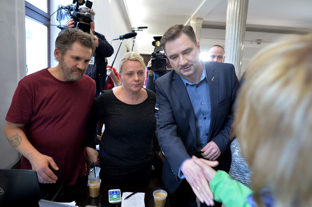 Piotr Duda spotkał się z uczestnikami protestu okupacyjnego. Fot. PAP/Jacek Turczyk