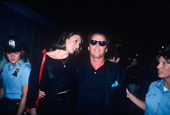 Anjelica Huston, Jack Nicholson i Rebecca Broussard