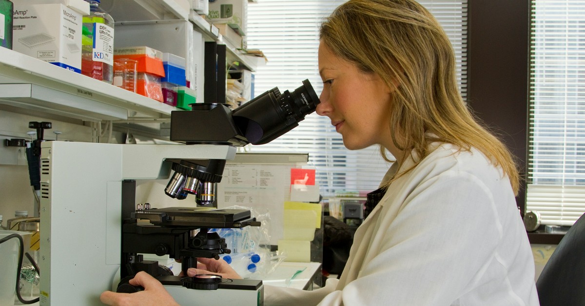 Wystarczy 40 zł w laboratorium lub wizyta w aptece. Ten test wykryje raka jelita grubego, zanim poczujesz pierwsze objawy