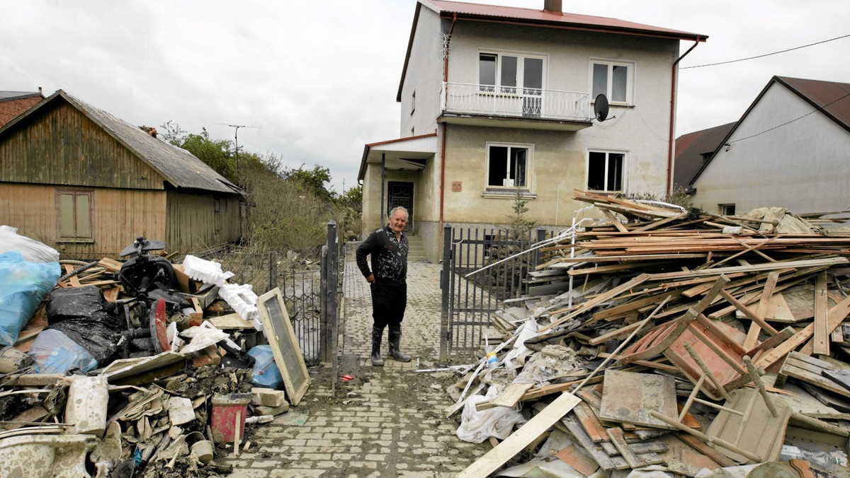 Kolejne osoby mogą dołączyć do pozwu zbiorowego ws. ustalenia winnych za nieprawidłowości w zakresie ochrony przeciwpowodziowej w maju i czerwcu 2010 roku w okolicach Sandomierza - poinformował przedstawiciel grupy powodzian Zbigniew Rusak.