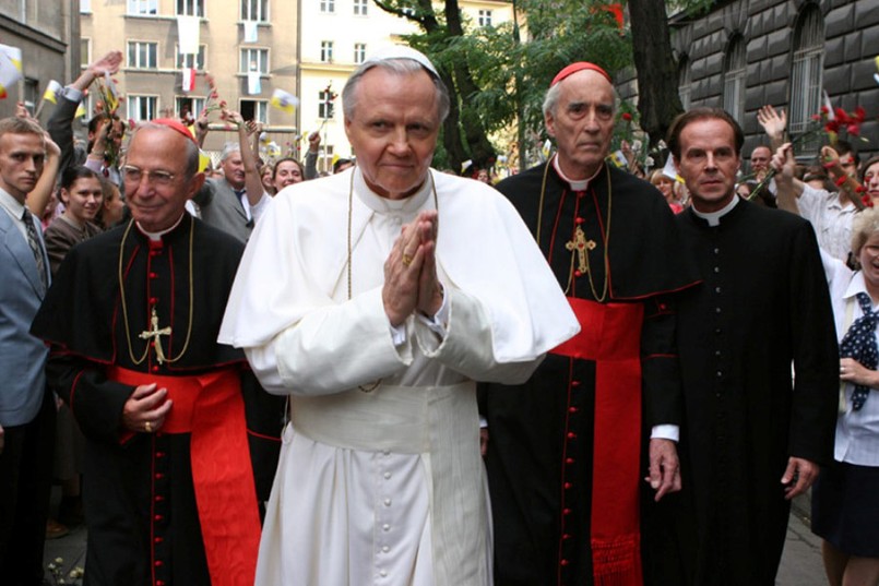 Obraz w reżyserii Johna Kenta Harrisona, ukazujący pontyfikat Jana Pawła II do ostatnich chwil Jego życia. Znakomity John Voight w roli głównej i Christopher Lee jako kardynał Stefan Wyszyński