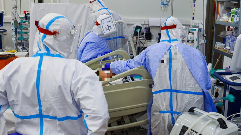 Szpitale ujawniły pensje medyków za pracę w pandemii. "Nie czujemy się milionerami"