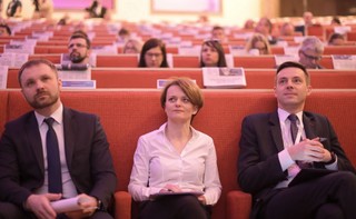 Emilewicz: Zapadną rozstrzygnięcia w sprawie rekompensat cen energii