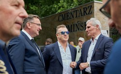 Sousa uciekł, Michniewicza zwolniono. Selekcjonerski stołek płonie [FELIETON]