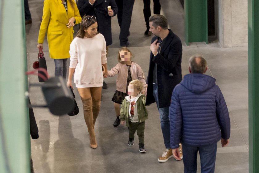 Anna Mucha z rodziną na zakupach