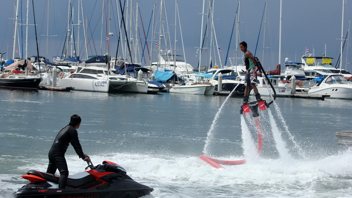 Flyboard jest widowiskowym sportem wodnym, polegającym na lataniu nad wodą. Cieszy się coraz większą popularnością w Ameryce Południowej, Europie, Australii i Afryce.