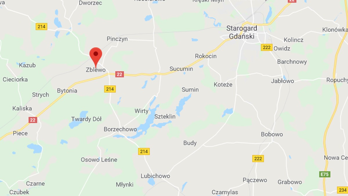 Cztery osoby, w tym 12-letni chłopiec, zostało rannych w wypadku, do jakiego doszło w poniedziałek w godzinach rannych na drodze wojewódzkiej 241 między Kościerzyną a Zblewem.