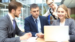 dodatki stażowe i jubileuszówki nie mogą być wypłacane na zasadach gorszych niż w sferze budżetowej