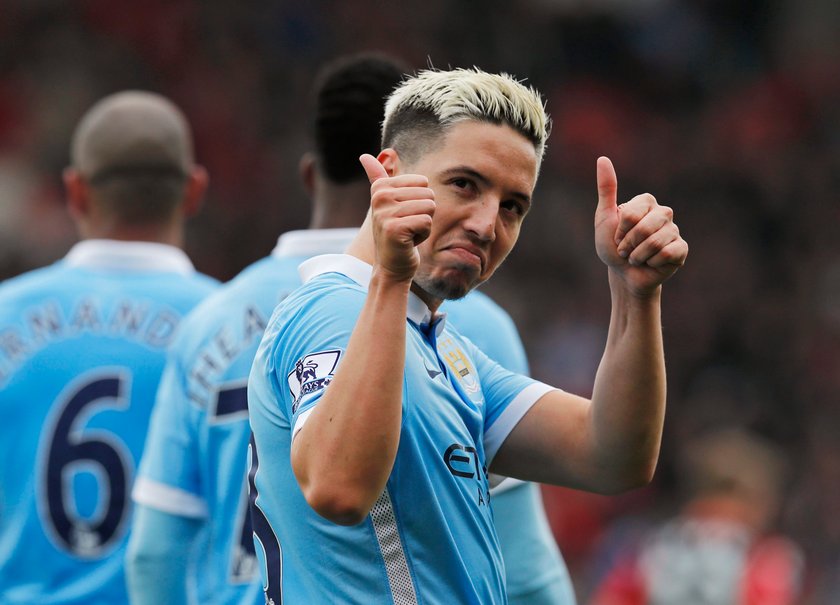 Ma gołębi blond na głowie. Fani kpią z fryzury gracza Man City