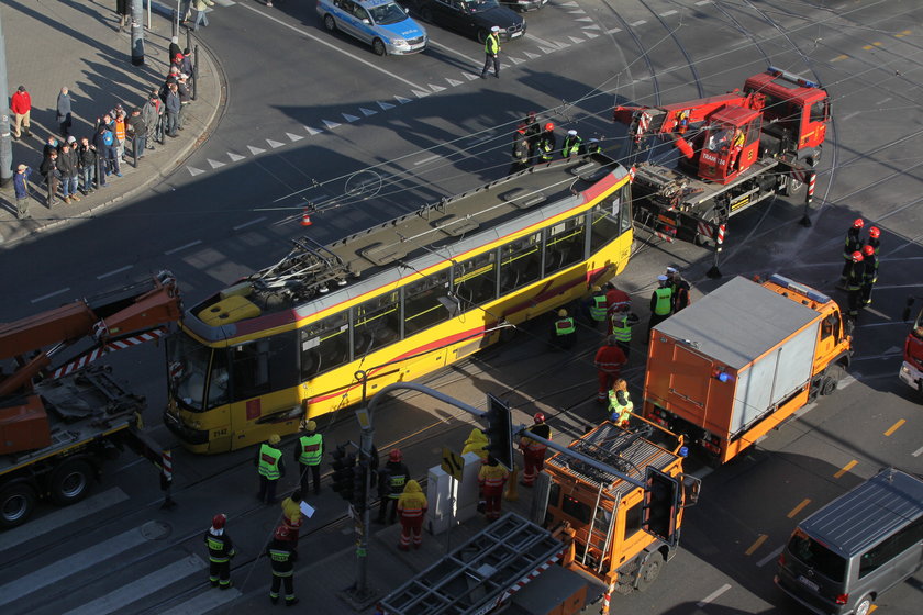 Zderzenie dwóch tramwajów w centrum Warszawy